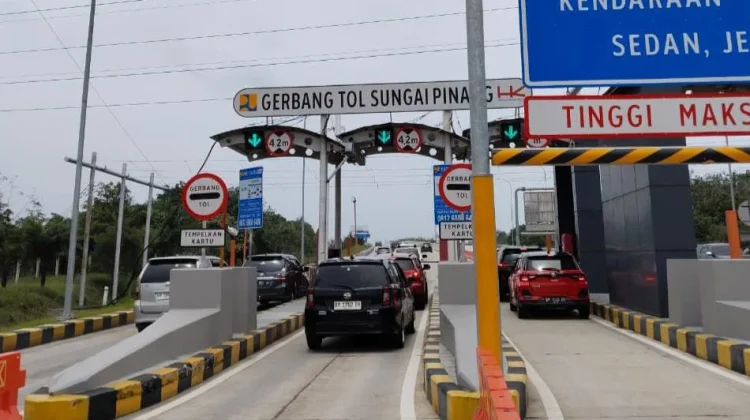 Libur Panjang Imlek 2026,Trafik Kendaraan di Tol Sumatra Meningkat