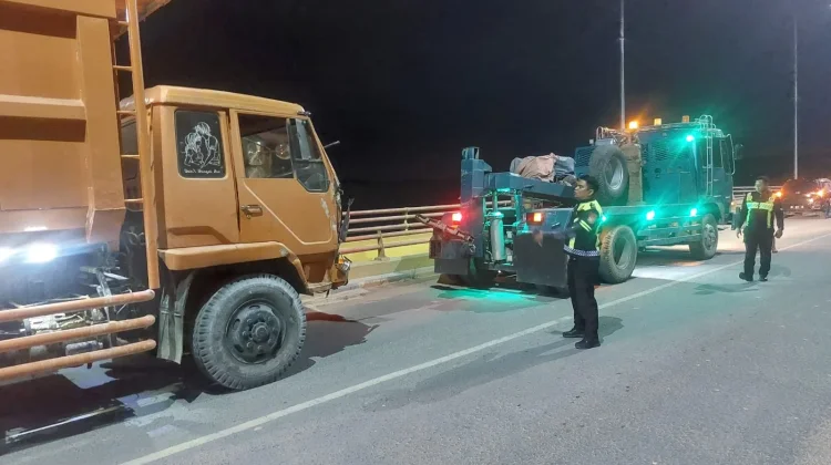 Truk Rem Blong Lindas Pemotor, Dua Tewas