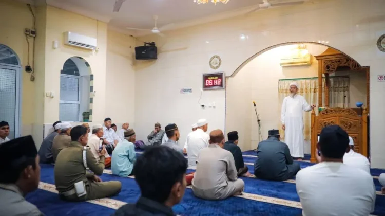 Wali Kota Paisal Sampaikan Program dan Salurkan Bantuan