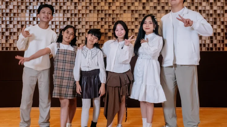 "Peganglah Tanganku" Sebuah Simfoni Harapan untuk Indonesia Jakarta 2026