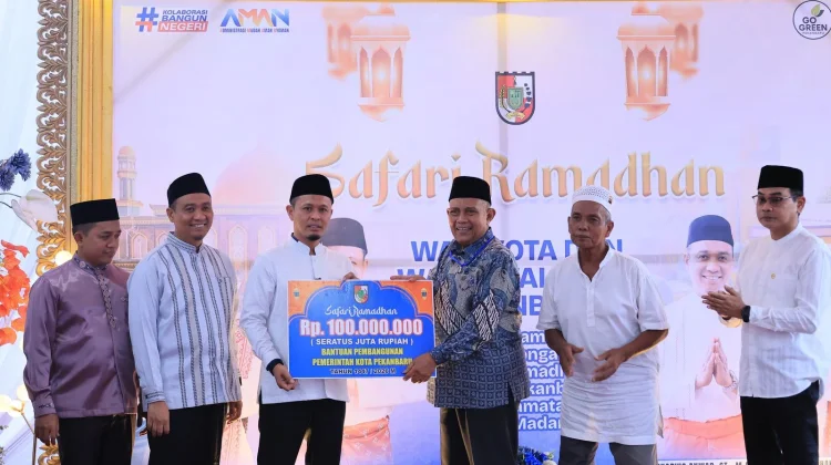 Safari Ramadan di Tuah Madani, Wako Pekanbaru Salurkan Bantuan