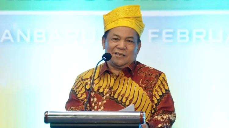 Pemprov Riau Anggarkan Rp62 Miliar Beasiswa 2026