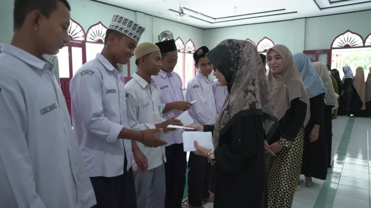 Kilang Pertamina Dumai Salurkan Sembako di Ponpes dan Panti Asuhan