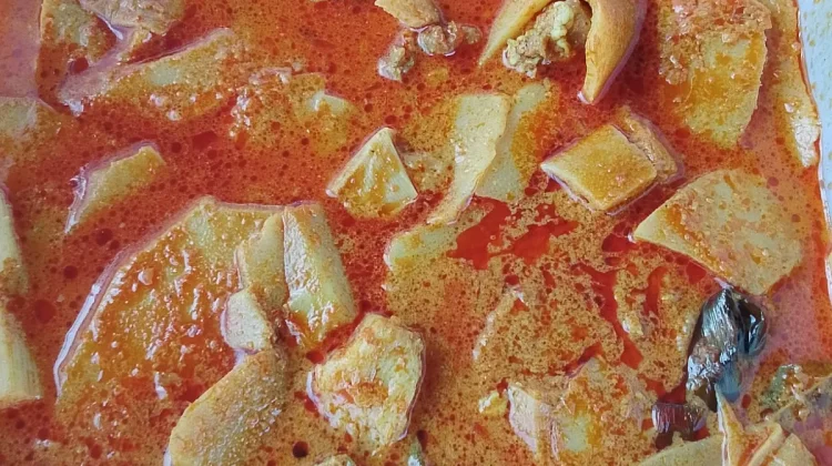 Gulai Rebung Daging Gurih