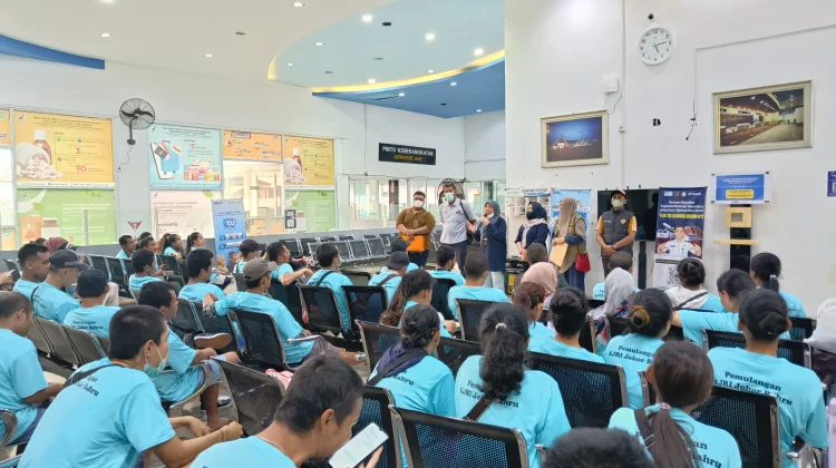 Dideportasi dari Malaysia, 114 PMI Tiba di Dumai