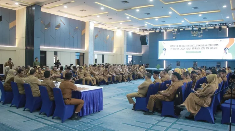 Wawako Pekanbaru Bekali Tim Seleksi RT/RW