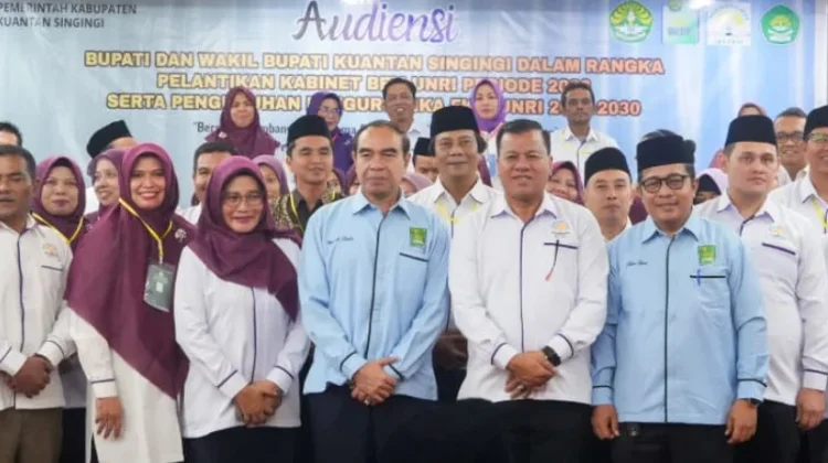 Bupati Kuansing Suhardiman Hadiri  Pelantikan IKA FKIP UNRI