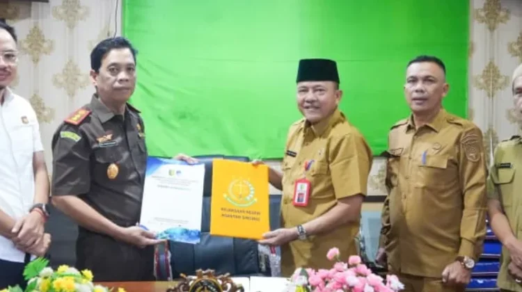 Penguatan Hukum, Diskominfoss dan Kejarai Kuansing Tandatangani PKS
