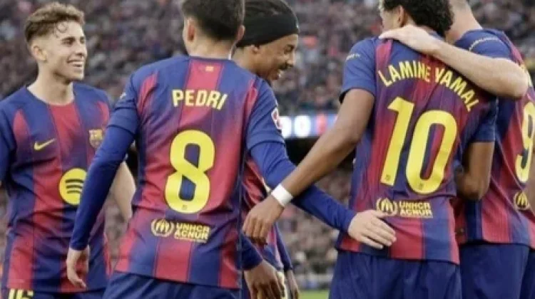 Barcelona Menang Telak, Atletico Lolos ke Final