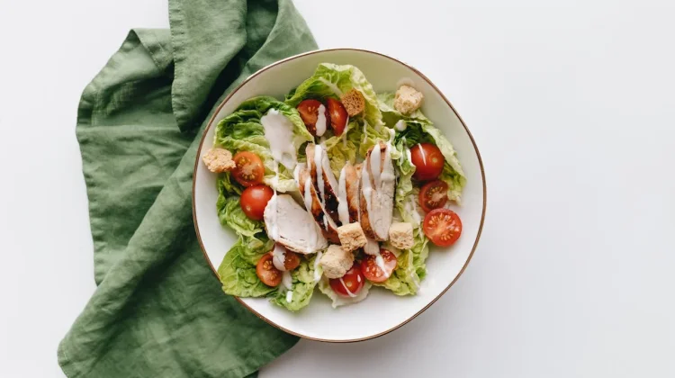 Rahasia Salad Sayur yang Tetap Segar dan Tidak Pahit