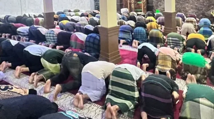 Petugas dan Warga Binaan Lapas Pasir Pangarayan Laksanakan Salat Gerhana