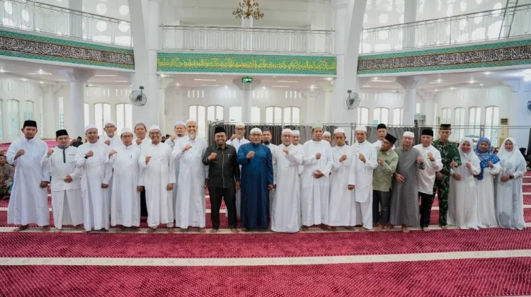 Wako Paisal Kukuhkan Pengurus Badan Pengelola Masjid Paripurna Al-Manan