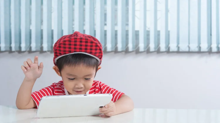 Bijak Mengatur Waktu Gadget Anak