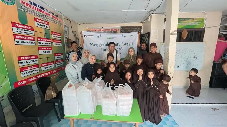 Pegadaian Pekanbaru Gelar Program Bagi-Bagi Takjil untuk masyarakat