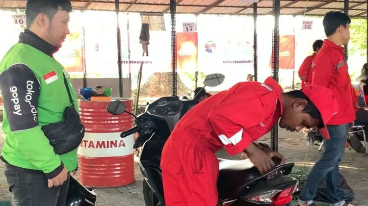 Masjid Raya Annur dan Baznas Riau Servis Ojol gratis