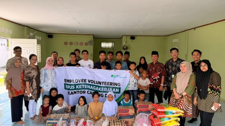 Ramadan, Karyawan BPJS Ketenagakerjaan Cabang Duri Berbagi dengan Anak Panti