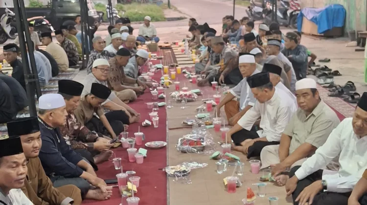 Masjid Ar Rahim Gading Marpoyan Perkuat Silaturahmi Ramadan