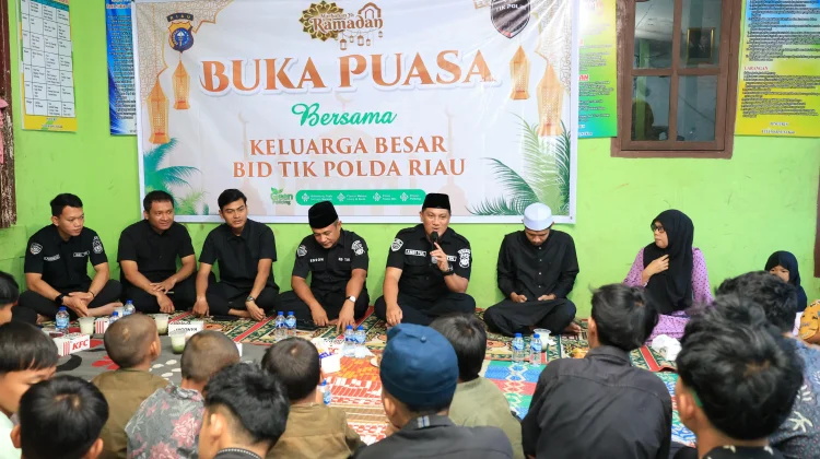 TIK Polda Riau Kunjungi Panti Asuhan Al Akbar, Salurkan Bantuan Sembako
