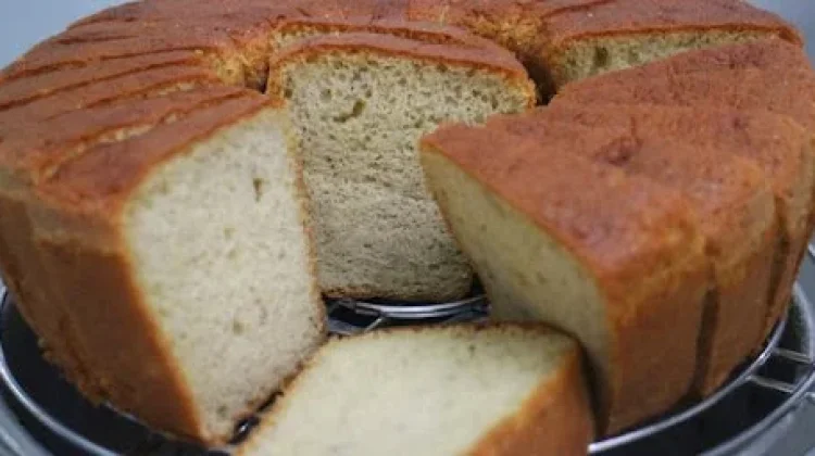 Kue Bolu Sederhana  Sajian Manis yang Selalu Hadir di Meja Lebaran