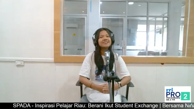 Belajar Bahasa Inggris dari YouTube: Cara Unik Nina Raih Student Exchange