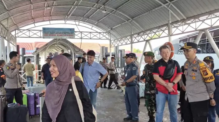 Penumpang di Pelabuhan Internasional Dumai Melonjak Signifikan