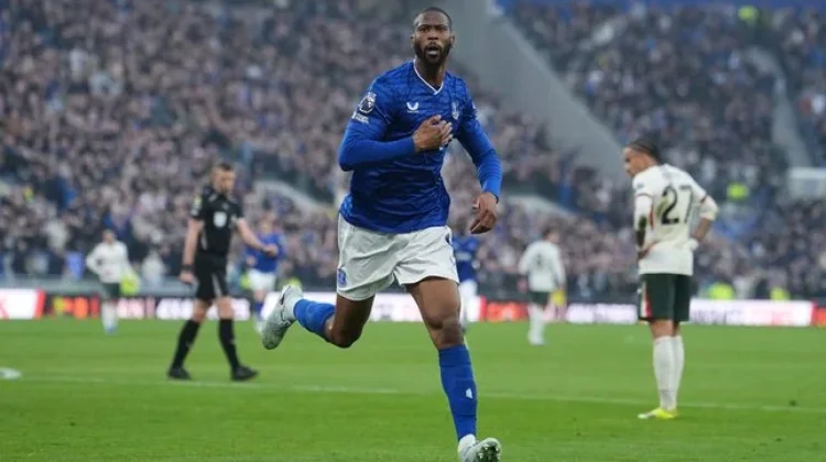 Chelsea Dipermalukan Everton 0-3, Tren Buruk Berlanjut