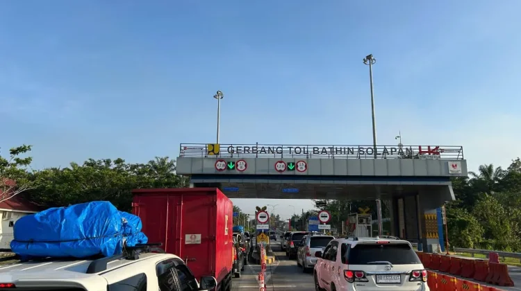 Arus Balik Lebaran, Jumlah Kendaraan Melintas di Jalan Tol Sumatra Masih Ramai