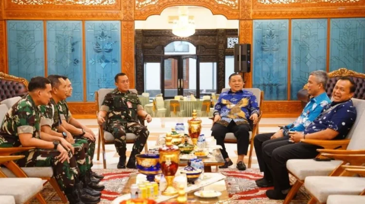 Danlanud Silaturahmi Idul Fitri dengan Plt Gubernur Riau