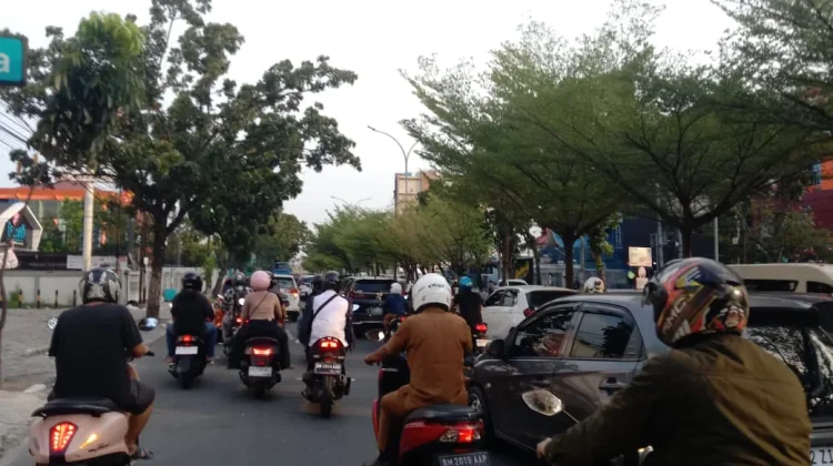 Hari Pertama Masuk Sekolah, Macet di Sebagian Besar Jalan di Pekanbaru
