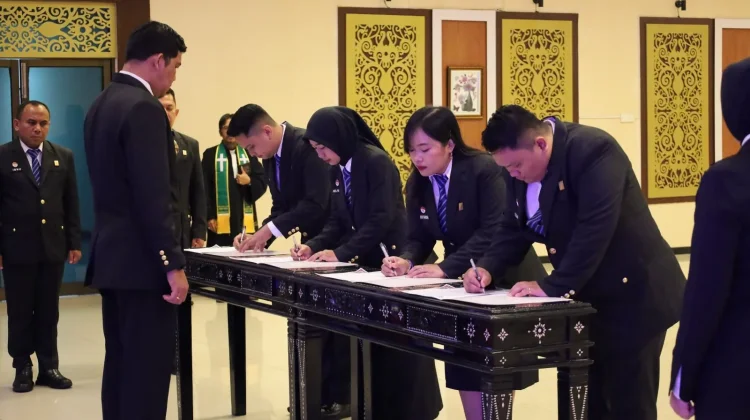 Lantik 12 Pejabat Fungsional, Kakanwil Tekankan Akselerasi Kinerja dan Integrita