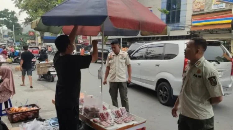 DPRD Pekanbaru Tegaskan Satpol PP Tidak Boleh Lindungi PKL Ilegal