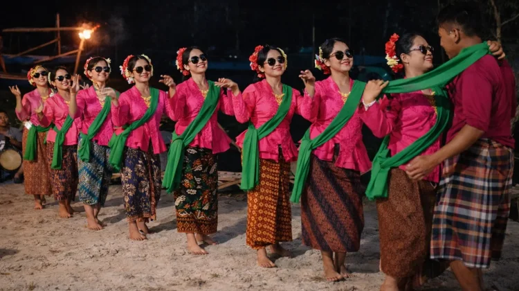Joget Sonde Warisan Budaya Suku Akit Riau