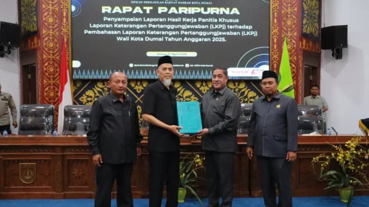 Terima Rekomendasi LKPj 2025 dari Pansus DPRD Dumai