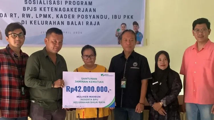 BPJS Ketenagakerjaan Serahkan Santunan JKM Rp42 Juta kepada Ahli Waris Pekerja