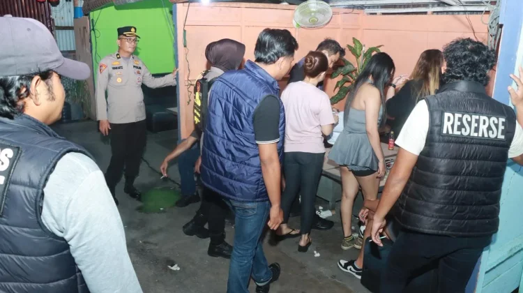 Razia Tempat Hiburan Malam di Meranti, Polisi Cek Identitas hingga Tes Urine.