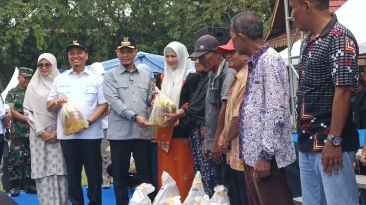 Pemko Pekanbaru Salurkan Bantuan Pangan