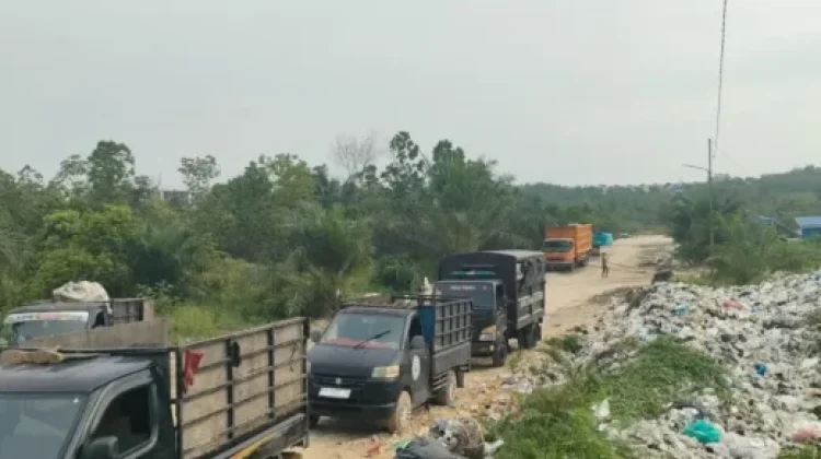 Pemko Pekanbaru Tindak 8 Unit Angkutan Sampah Ilegal