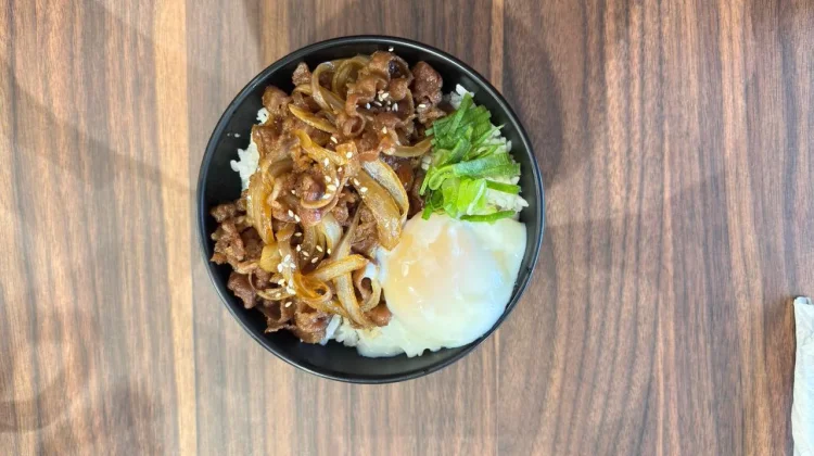 Beef Yakiniku Rice Bowl: Tren Kuliner Kekinian yang Praktis