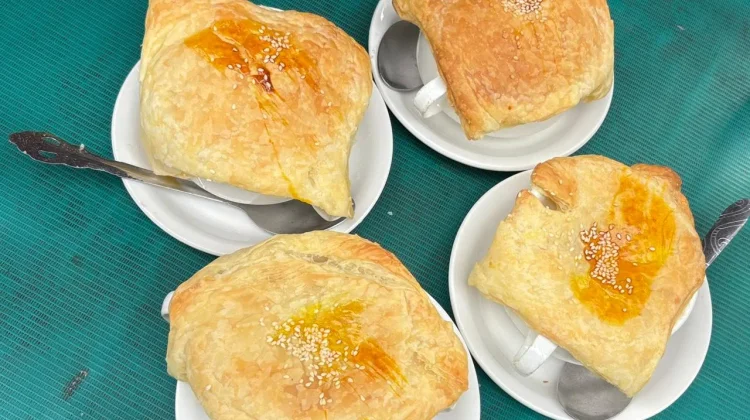 Resep Membuat Zuppa Soup Homemade untuk 4 Porsi, Ala Rumahan Rasa Kondangan