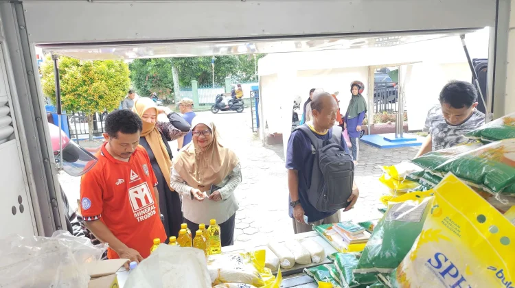 Pemprov Riau Gelar Pasar Murah Kendalikan Inflasi