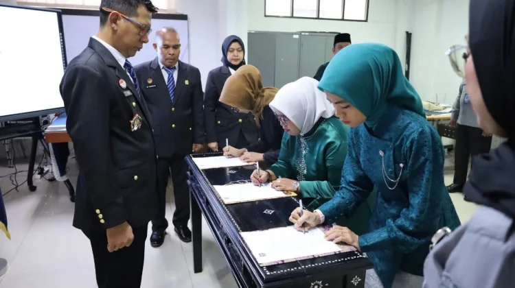 Kemenkum Riau Lantik Tiga Orang Notaris Pengganti