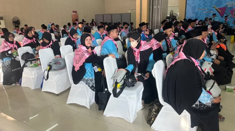 Bandara SSK Pekanbaru Berangkatkan 424 Calon Jamaah Haji Kloter Pertama Provinsi