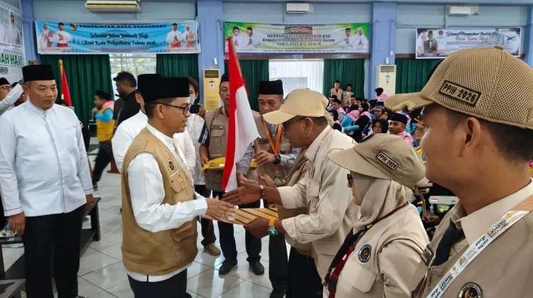 Jemaah Haji Kloter Pertama Riau Diterbangkan ke Arab Saudi
