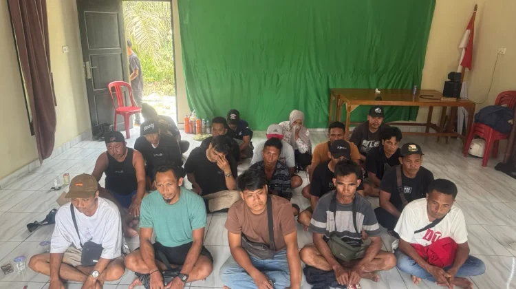 Polisi Tangkap 29 PMI Ilegal di Dumai, Empat Tersangka Diamankan