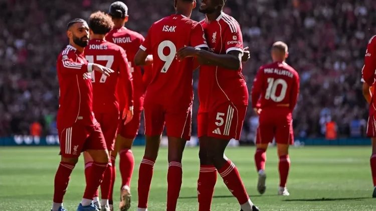 Liverpool Bungkam Crystal Palace 3-1, Naik ke Empat Besar
