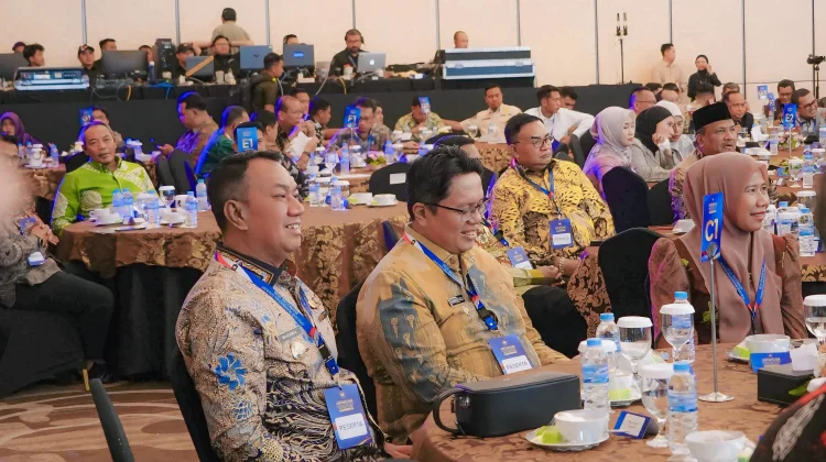 Hadiri Anugerah Ditjen Otda,  Muzamil : Meranti Kedepan Harus Terus Berbenah