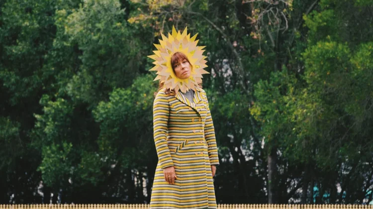 Lenka Rilis “Sunshine Girl”, Tandai Babak Baru menuju Album “Good Days”