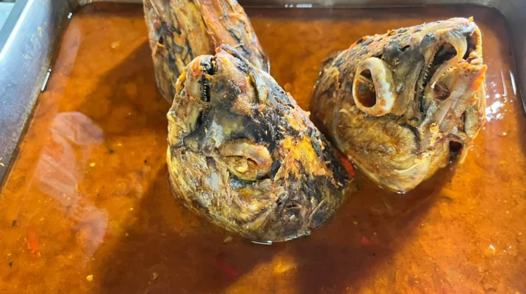 Resep Gulai Kepala Ikan dan Batas Konsumsinya