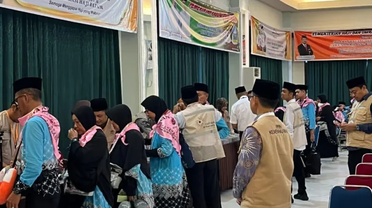 Keberangkatan Jemaah Haji Kloter BTH-5 Alami Penyesuaian Jadwal