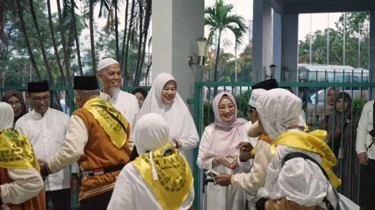 Wali Kota Dumai Lepas 186 Calon Jamaah Haji Kloter Pertama